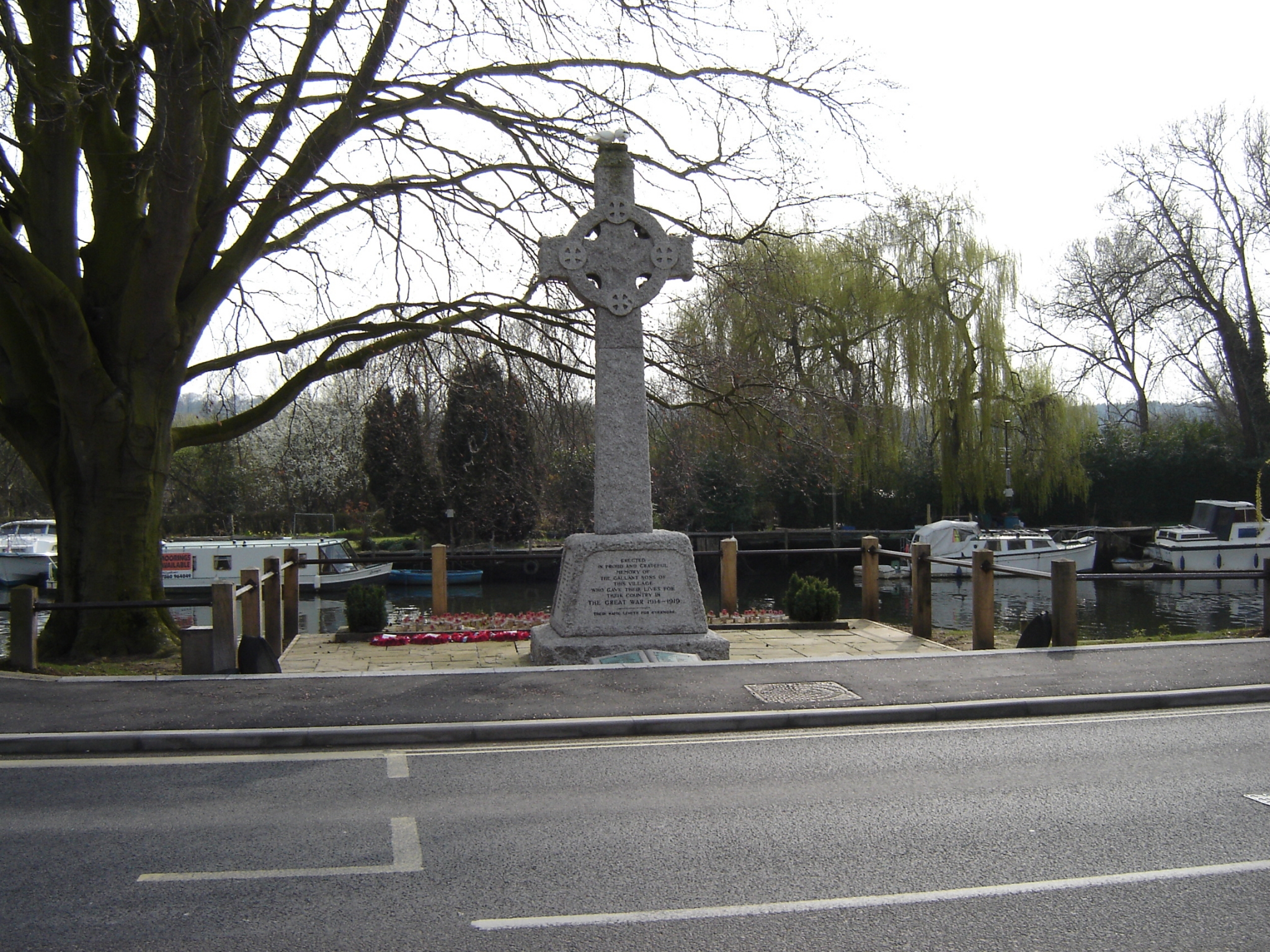 THORPE ST ANDREW WW1 AND WW2 War Memorials Online